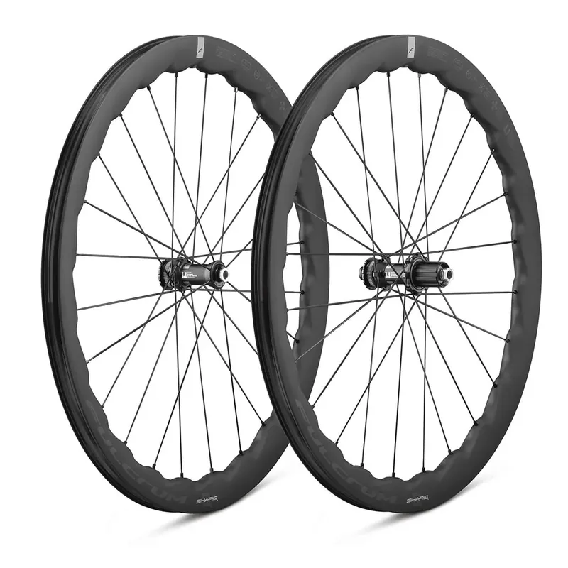 FULCRUM SHARQ 42 700c -pyöräpari (Center Lock) Superhinta