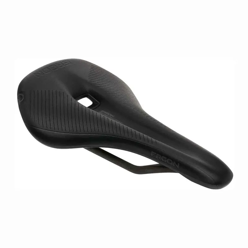 ERGON SR PRO M/L -satula hiilikuiturunkoputkilla Asiakkaiden Suosikki
