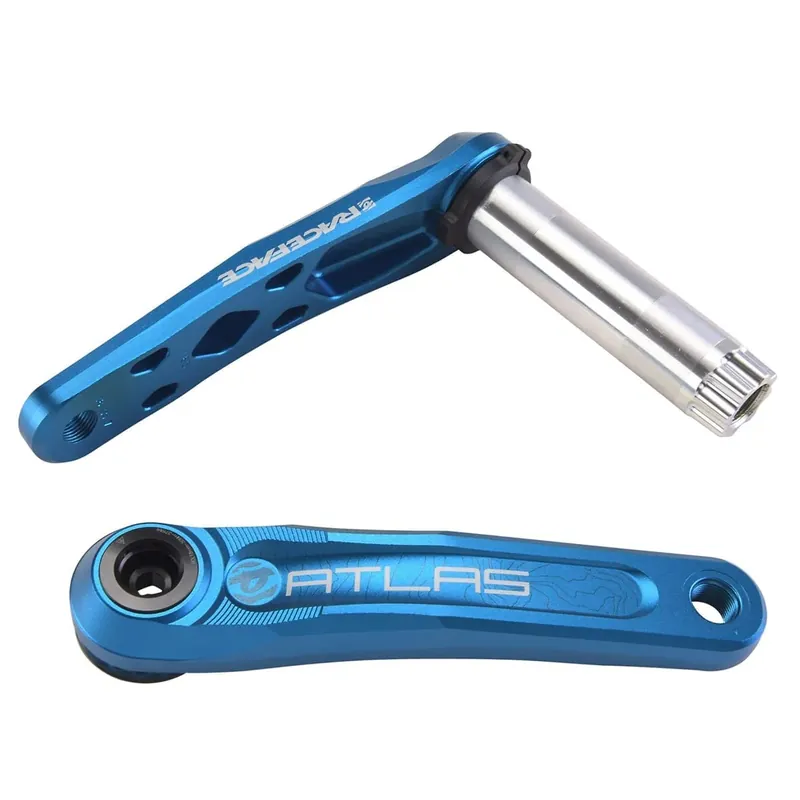 Kammet RACE FACE ATLAS CINCH Kampilaakeri 68/73 mm Sininen Pakollinen (Must-Have)