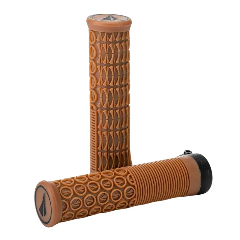 Alennettu Hinta Gripit SDG THRICE 136 mm Ruskea Gum