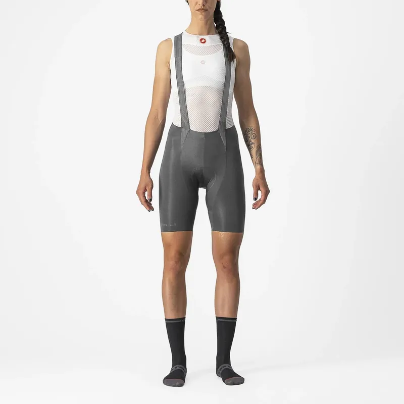 Heti Saatavilla Lyhyet pyöräilyhousut solkimilla CASTELLI FREE AERO RC W Nainen Harmaa