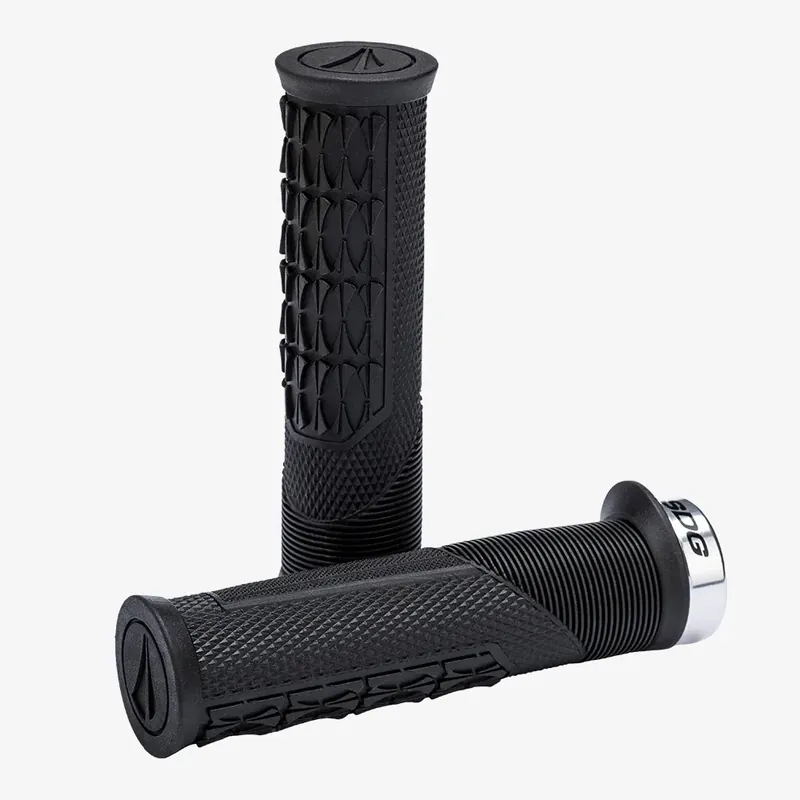 Kädensijat SDG OPEN CORE THRICE 136 mm Musta/Hopea Pikatoimitus