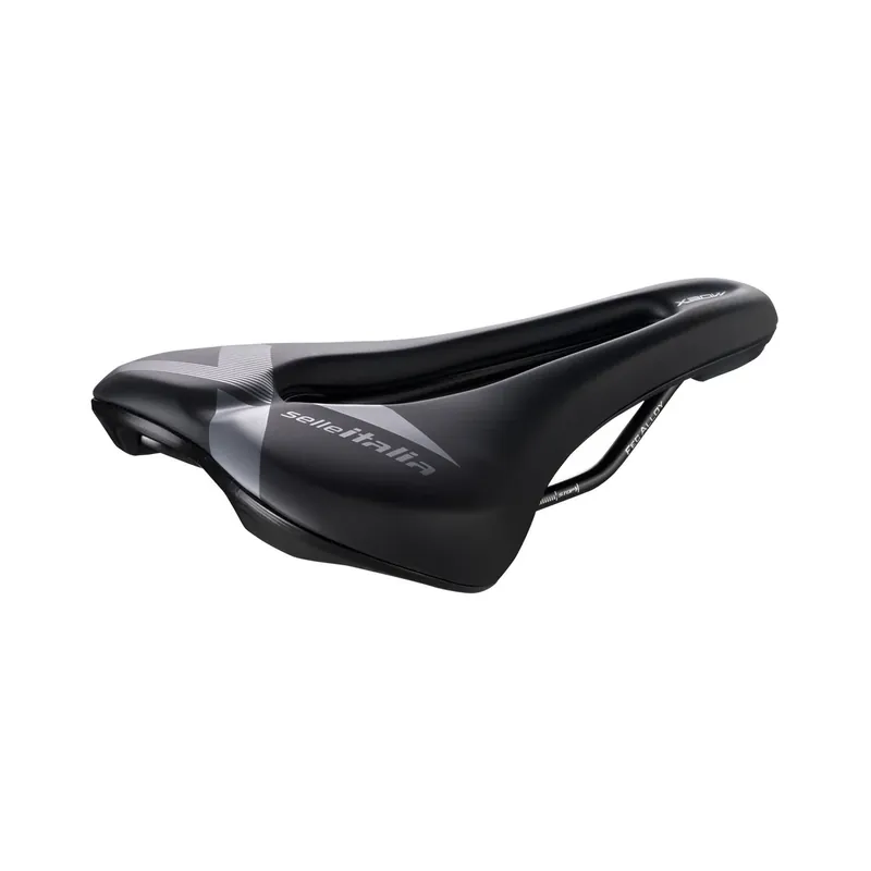 Flash-Tarjous Satula SELLE ITALIA X-BOW SUPERFLOW L3 155 mm Teräskiskot